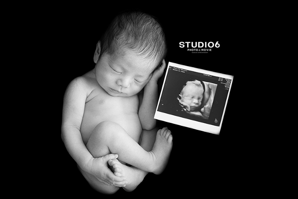ニューボーンフォトは新生児の記念写真として人気！